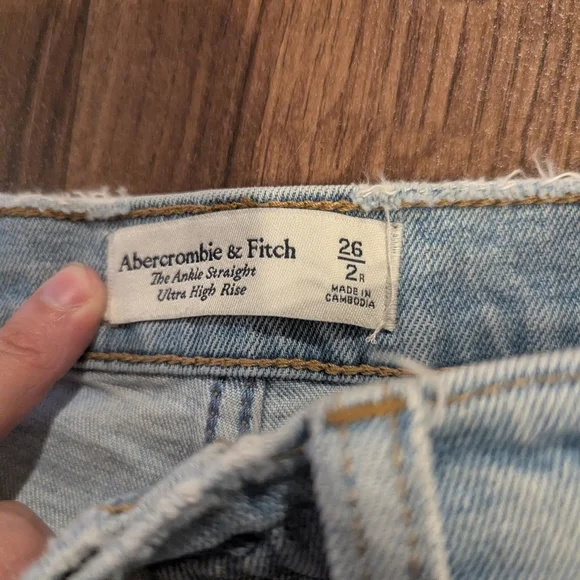 Abercrombie & Fitch Women High Rise Light Blue Jeans - Picture 6 of 8